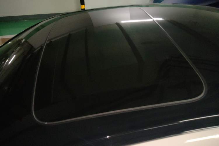 Used BMW M5 2012 M5 Roof