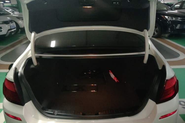 Used BMW M5 2012 M5 Trunk
