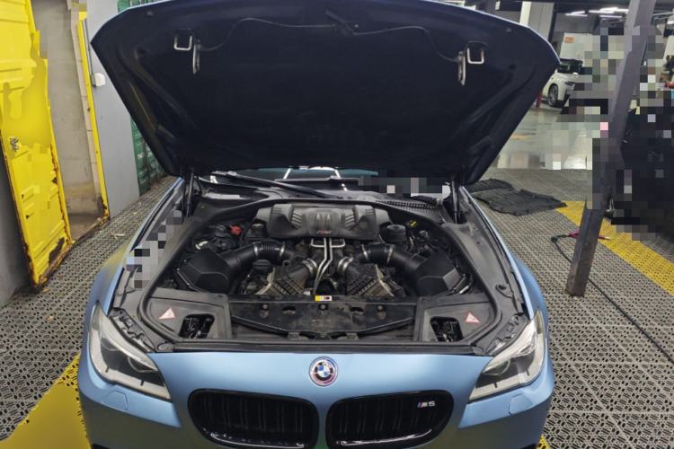Used BMW M5 2014 M5 Engine Bay