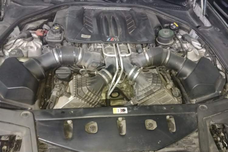 Used BMW M5 2014 M5 Engine Bay