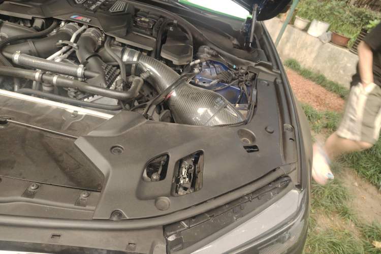 Used BMW M5 2018 M5 Engine Bay Left