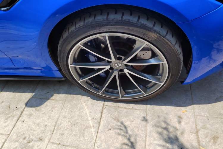 Used BMW M5 2018 M5 Right Front Wheel Hub