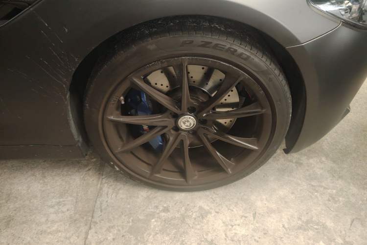 Used BMW M5 2018 M5 Right Front Wheel Hub