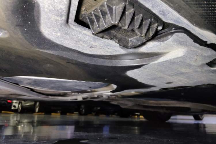 Used BMW M5 2018 M5 Chassis Rear Right