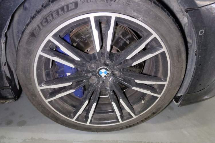 Used BMW M5 2018 M5 Right Front Wheel Hub