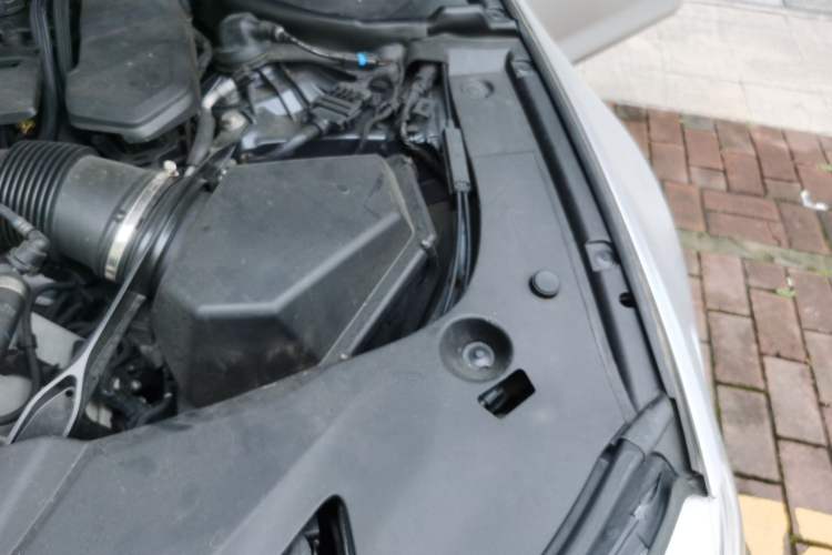 Used BMW M5 2018 M5 Engine Bay Left