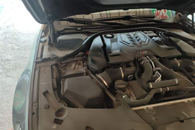 Used BMW M5 2018 M5 Engine Bay Right
