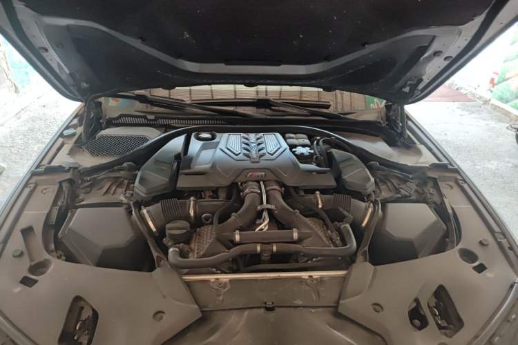 Used BMW M5 2018 M5 Engine Bay