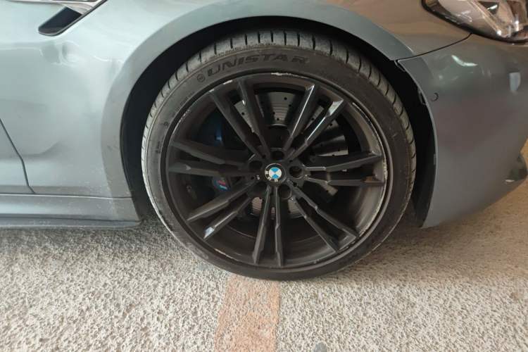 Used BMW M5 2018 M5 Right Front Wheel Hub