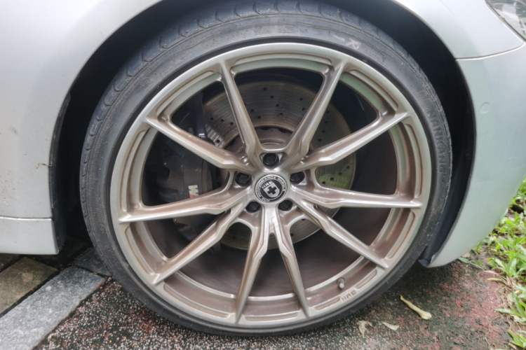 Used BMW M5 2018 M5 Right Front Wheel Hub