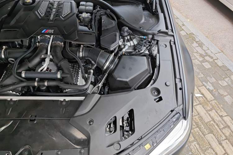 Used BMW M5 2019 M5 Thunder Edition Engine Bay Left