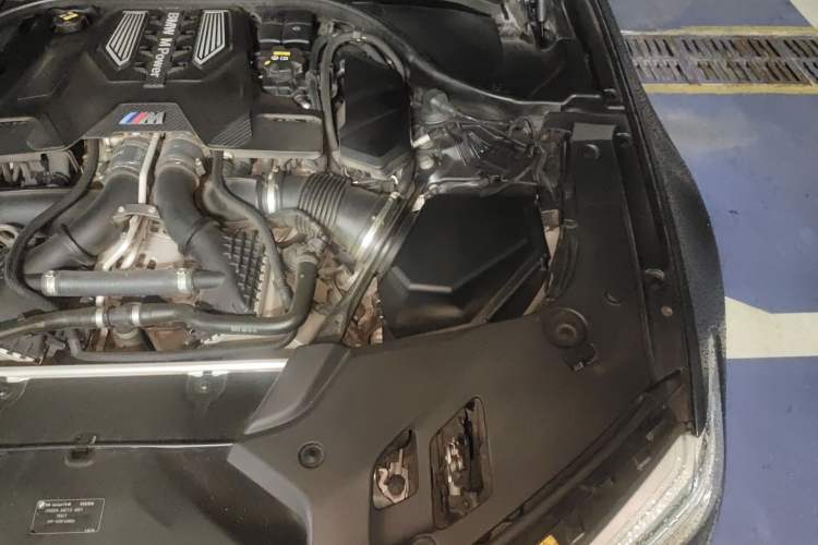 Used BMW M5 2019 M5 Thunder Edition Engine Bay Left