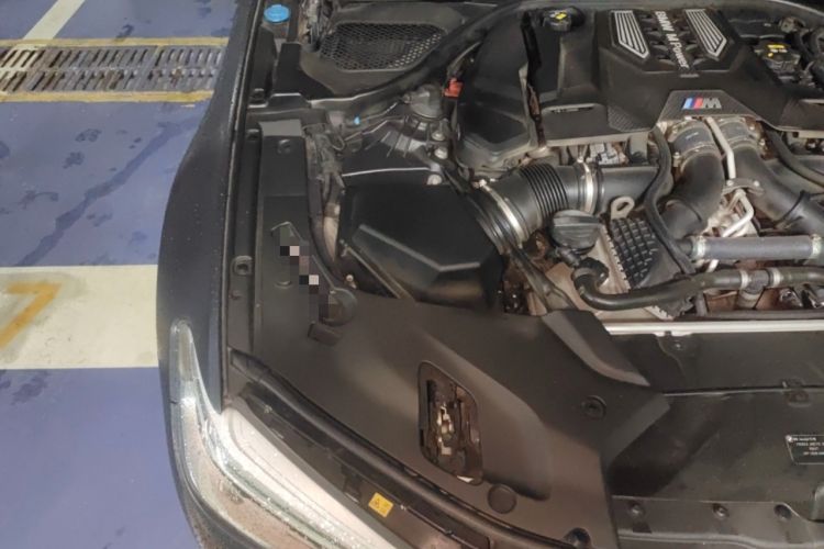 Used BMW M5 2019 M5 Thunder Edition Engine Bay Right