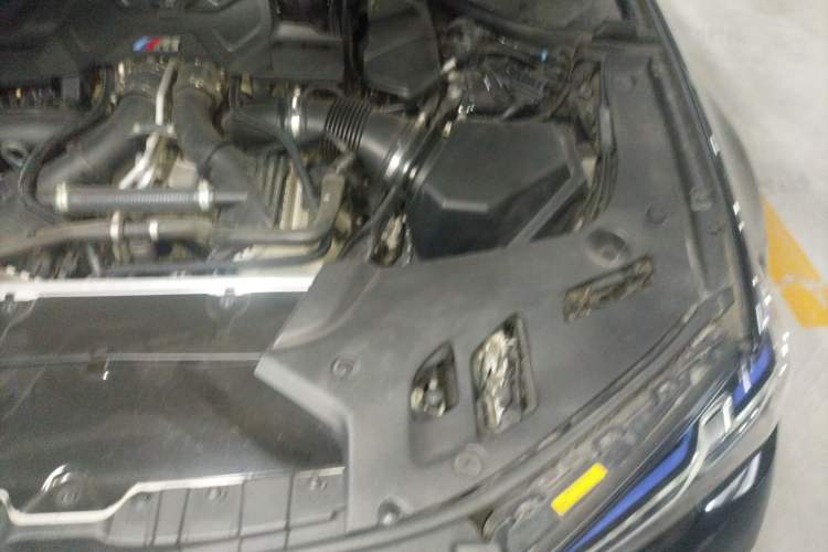 Used BMW M5 2021 M5 Engine Bay Left