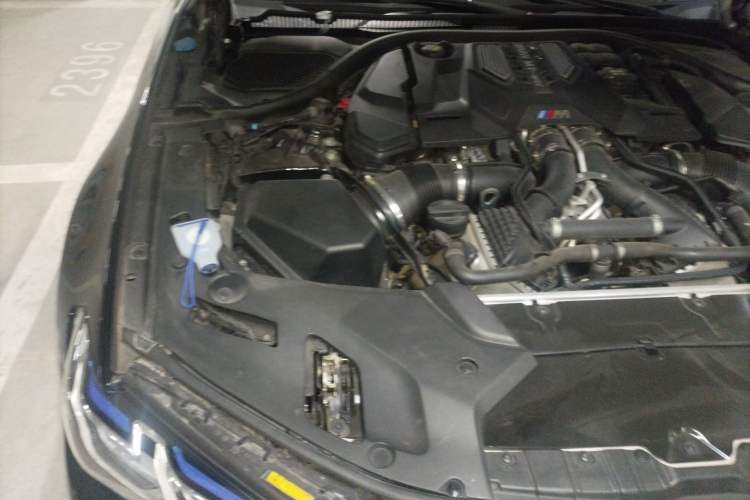 Used BMW M5 2021 M5 Engine Bay Right
