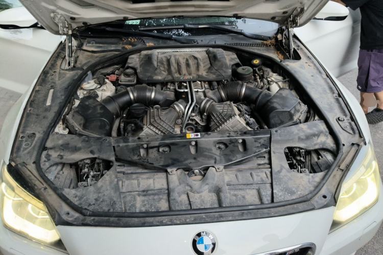Used BMW M6 2013 M6 Coupe Engine Bay