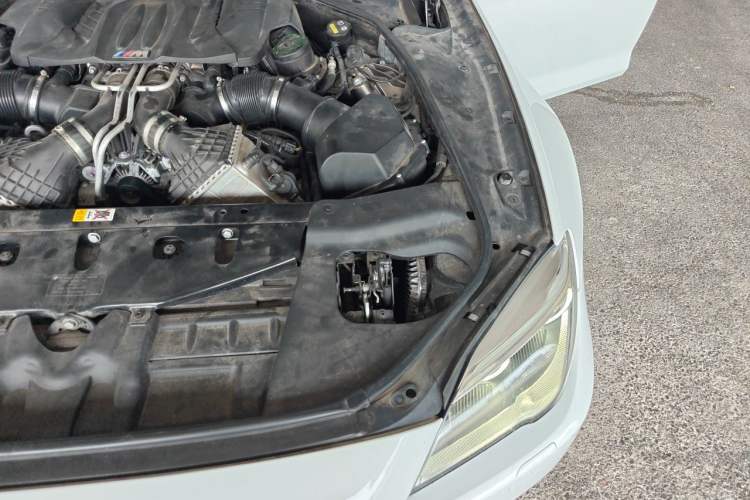 Used BMW M6 2015 M6 Gran Coupe Engine Bay Left