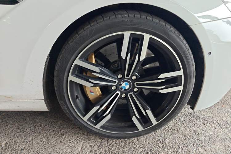 Used BMW M6 2015 M6 Gran Coupe Right Front Wheel Hub