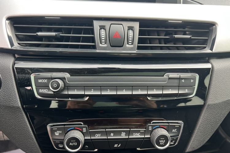 Used BMW X1 2019 sDrive18Li Premium Edition Audio And AC Panel
