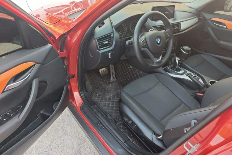 Used BMW X1 2014 sDrive18i Leading Model Interior 2