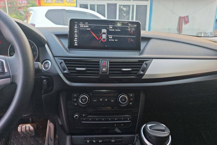 Used BMW X1 2014 sDrive18i Leading Model Interior 4