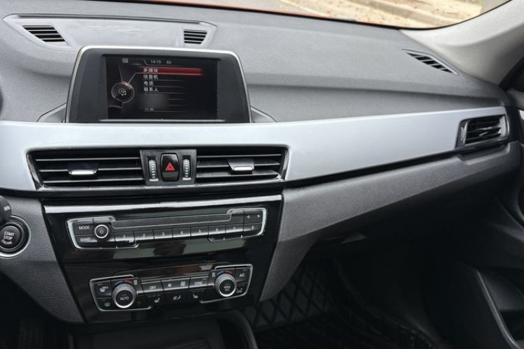 Used BMW X1 2016 sDrive18Li Premium Edition Interior 4