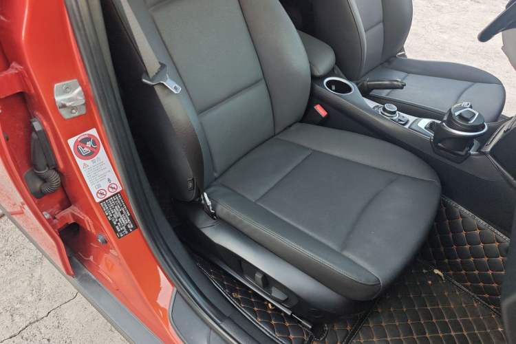 Used BMW X1 2014 sDrive18i Leading Model Interior 8