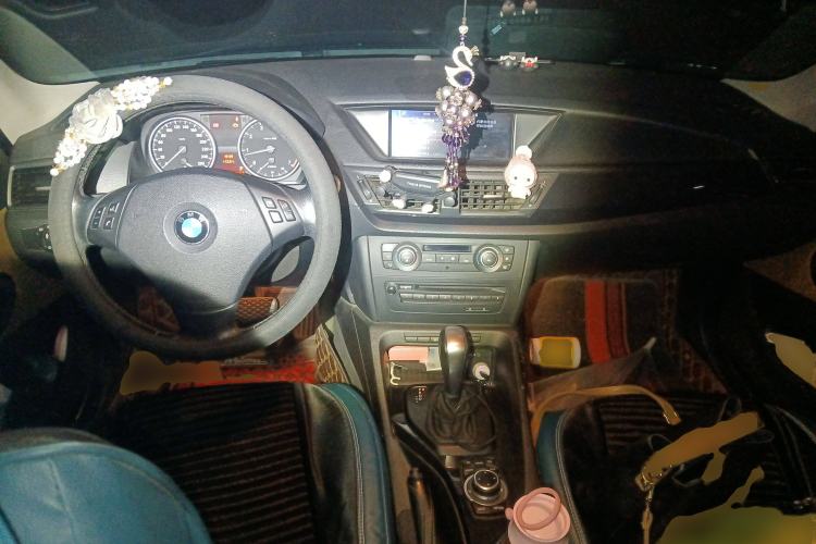 Used BMW X1 2010 sDrive18i Luxury Model Center Console