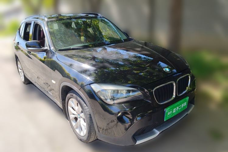 Used BMW X1 2010 xDrive25i Front Right 45 Deg