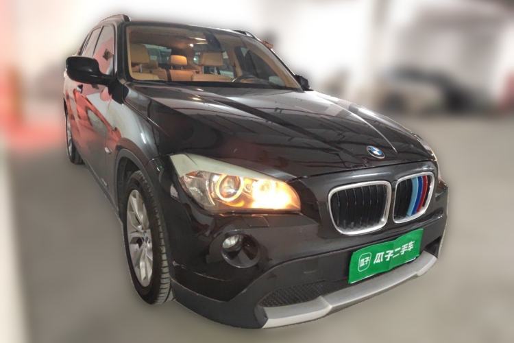 Used BMW X1 2010 xDrive25i Front Right 45 Deg