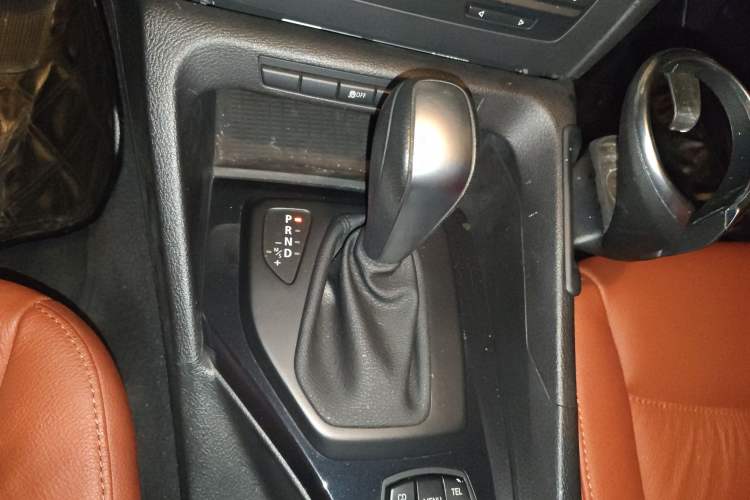 Used BMW X1 2010 sDrive18i Luxury Model Gear Lever