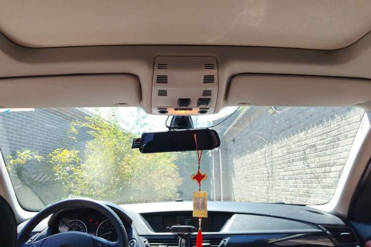 Used BMW X1 2010 xDrive25i Headliner