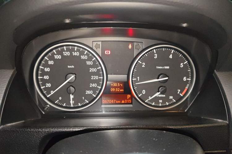 Used BMW X1 2010 sDrive18i Luxury Model Instrument Cluster
