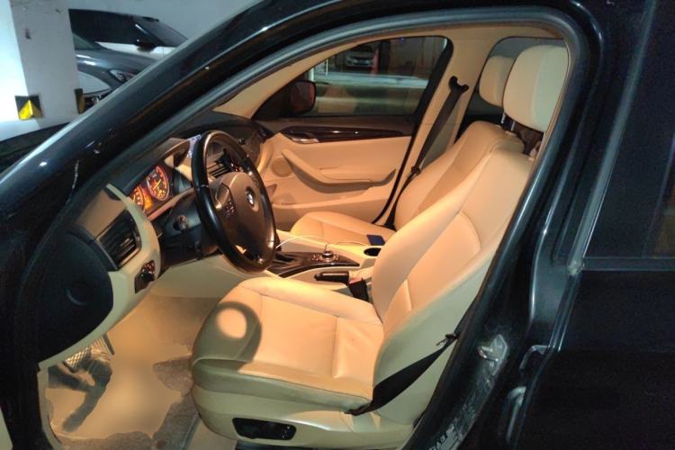 Used BMW X1 2010 xDrive25i Left Front Seat