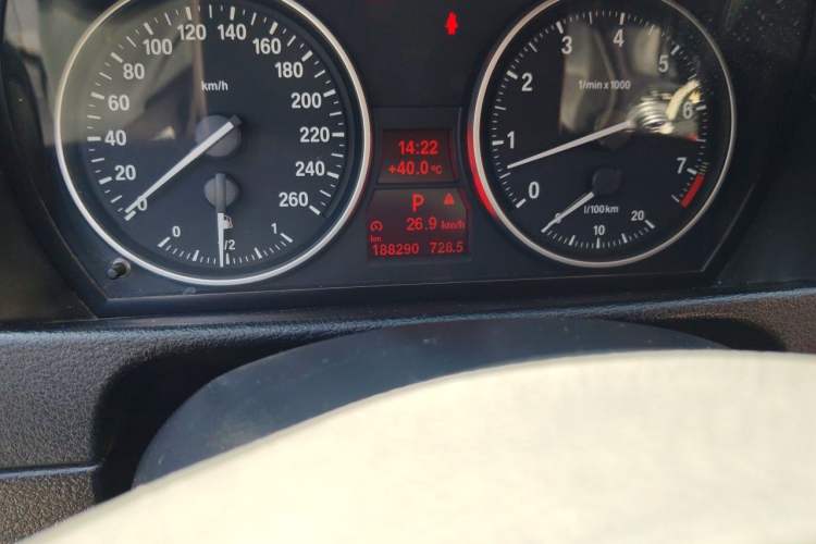 Used BMW X1 2010 xDrive25i Odometer Close Up