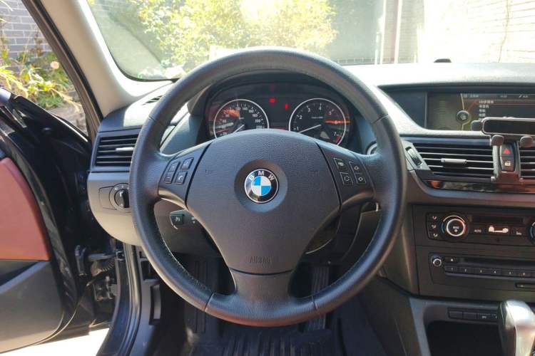 Used BMW X1 2010 xDrive25i Steering Wheel
