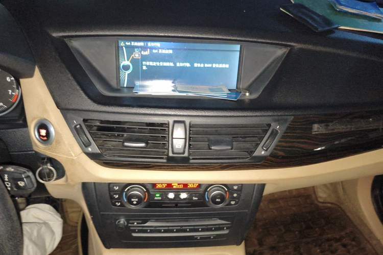 Used BMW X1 2010 xDrive28i Audio And AC Panel