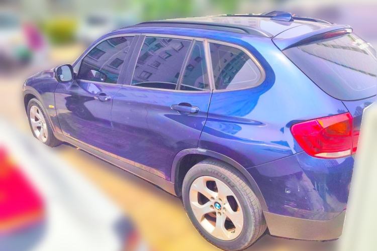 Used BMW X1 2010 sDrive18i Luxury Model Rear Left 45 Deg
