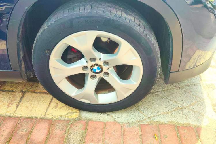 Used BMW X1 2010 sDrive18i Luxury Model Right Front Wheel Hub