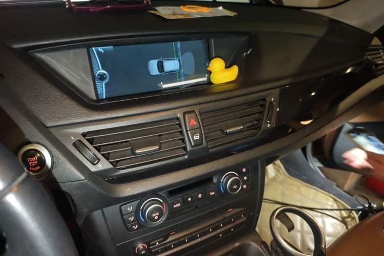 Used BMW X1 2010 xDrive25i Audio And AC Panel