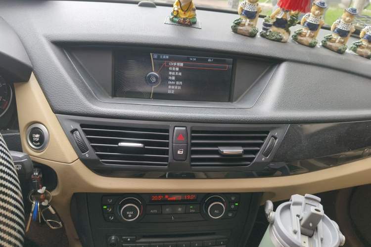 Used BMW X1 2010 xDrive25i Audio And AC Panel
