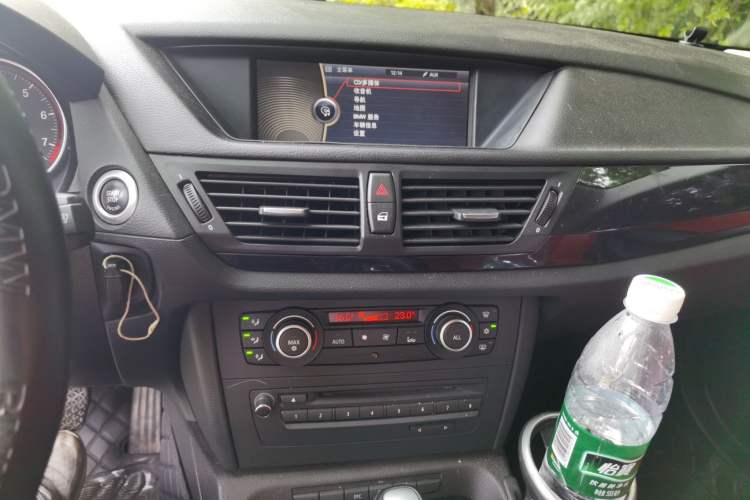 Used BMW X1 2010 xDrive25i Audio And AC Panel