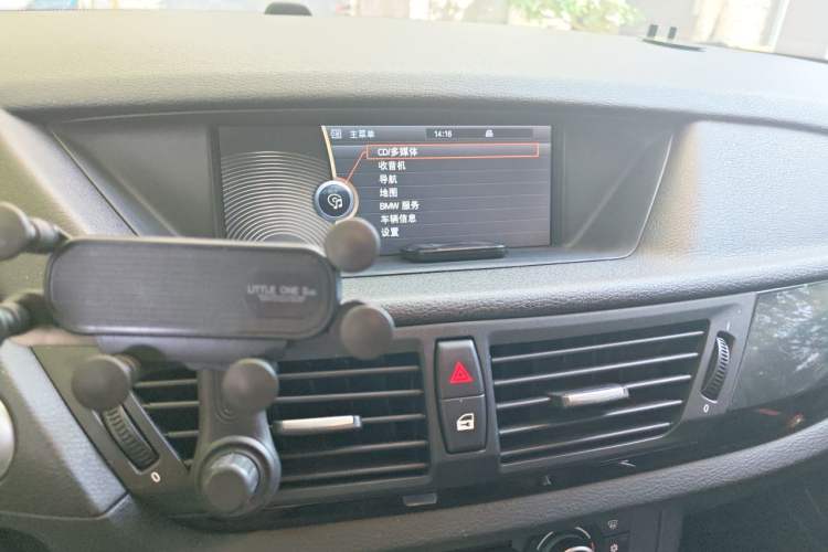 Used BMW X1 2010 xDrive25i Audio And AC Panel