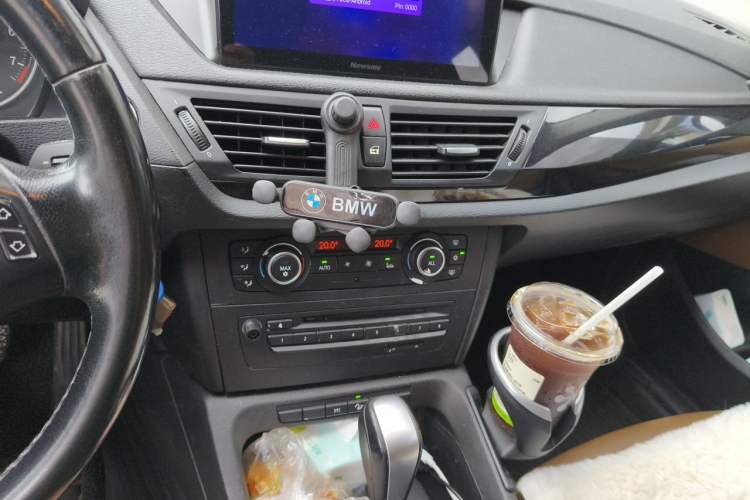 Used BMW X1 2010 xDrive25i Audio And AC Panel