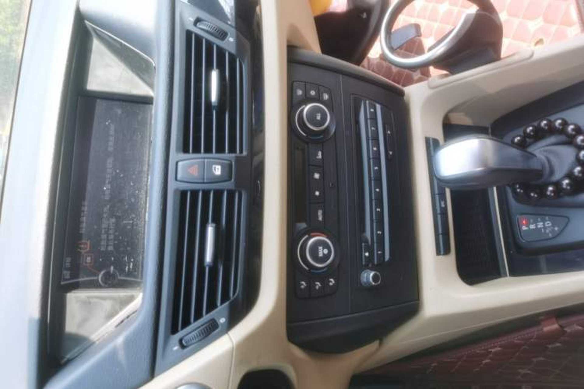 Used BMW X1 2010 sDrive18i Luxury Model Audio And AC Panel