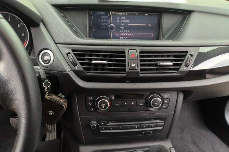 Used BMW X1 2010 sDrive18i Luxury Model Audio And AC Panel
