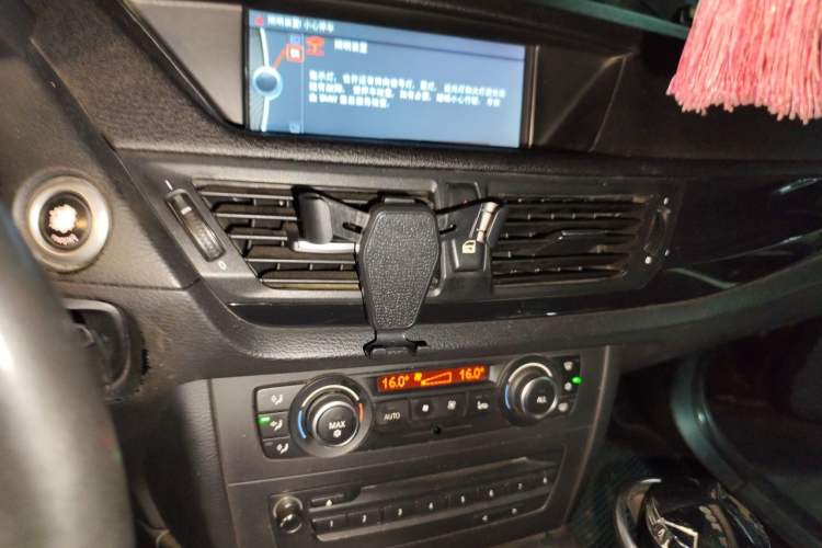 Used BMW X1 2010 sDrive18i Luxury Model Audio And AC Panel