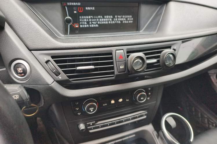 Used BMW X1 2010 sDrive18i Luxury Model Audio And AC Panel