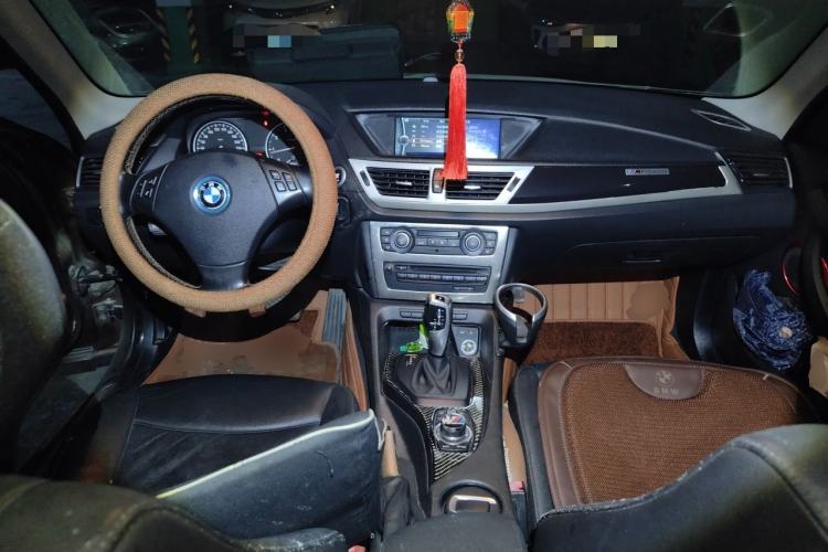 Used BMW X1 2010 sDrive18i Luxury Model Center Console