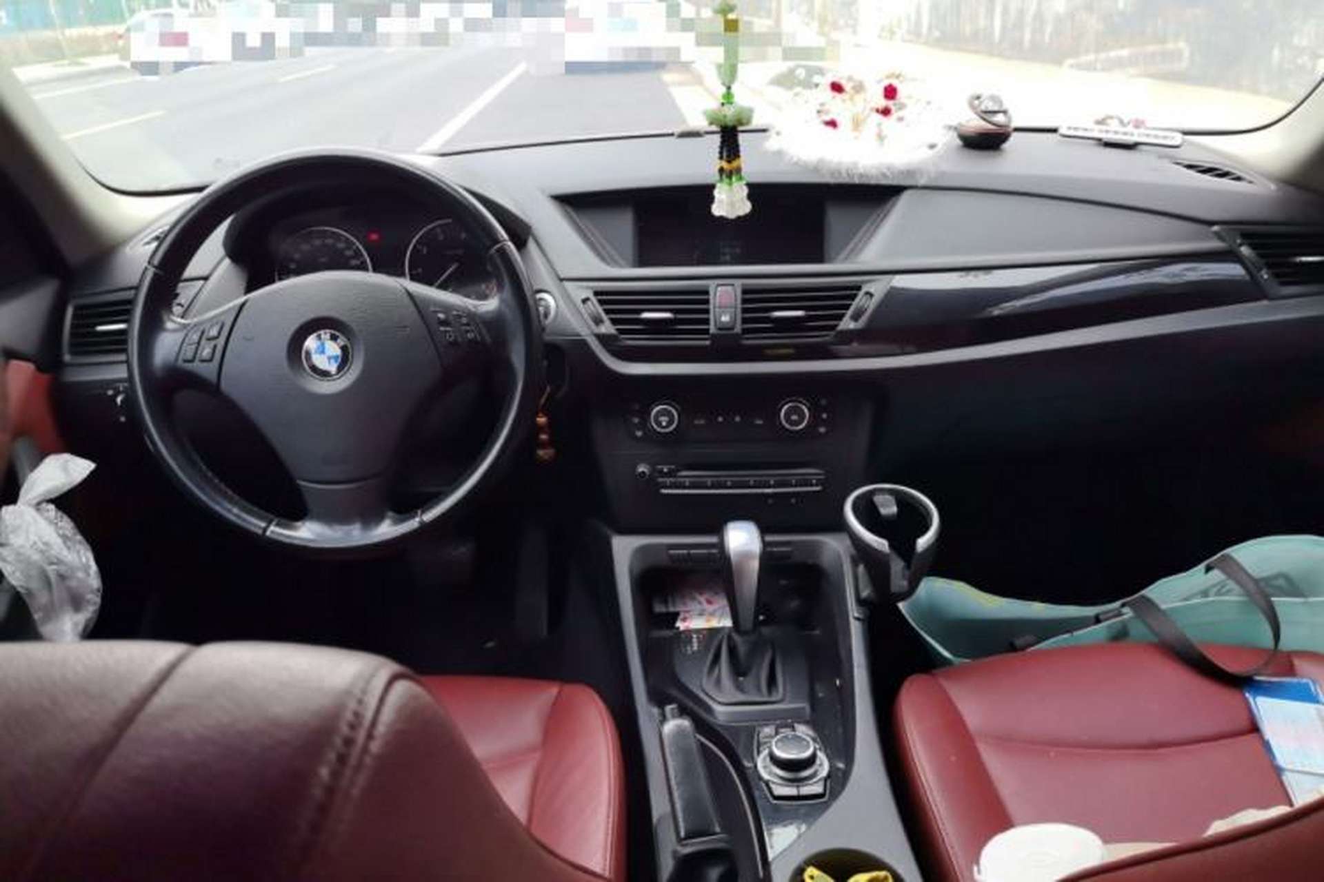 Used BMW X1 2010 sDrive18i Luxury Model Center Console